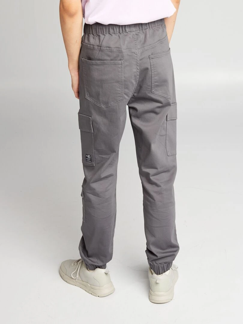 Pantalon avec poches sur les côtés   Gris