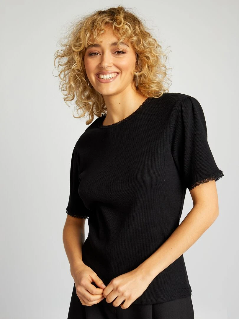 T shirt côtelé avec finition dentelle   noir
