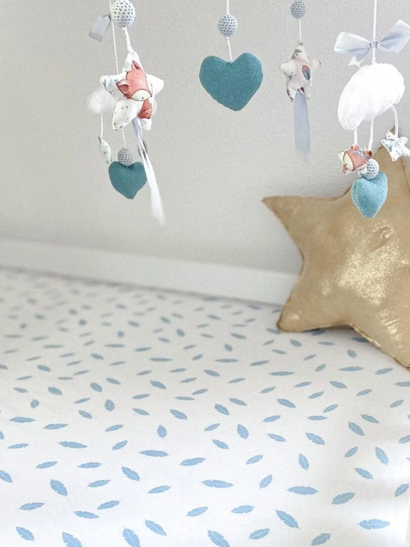 Lot de 2 draps housse 60x120x15 cm   Plumes bleues   Bleu