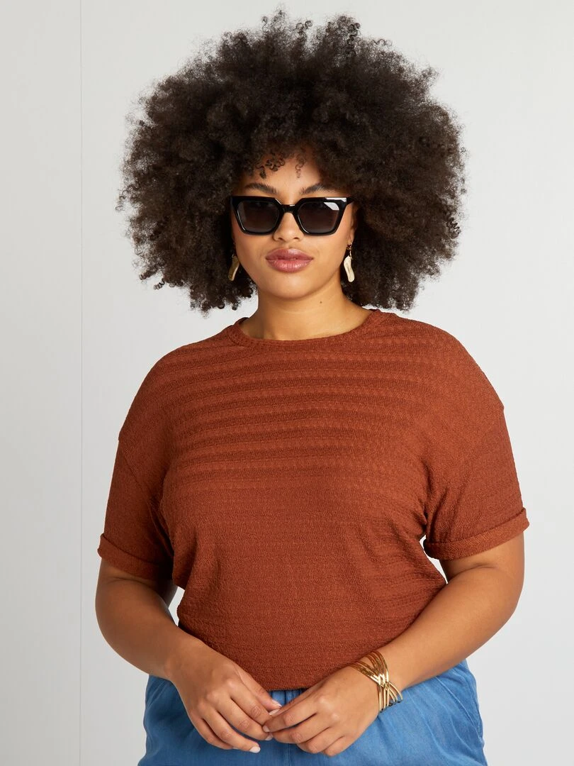 T shirt en matière gaufrée manches courtes Marron