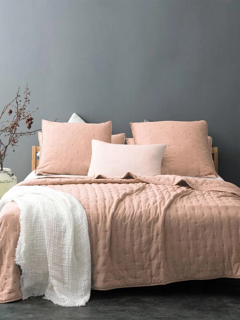 Couvre lit matelassé et moelleux Rose clair