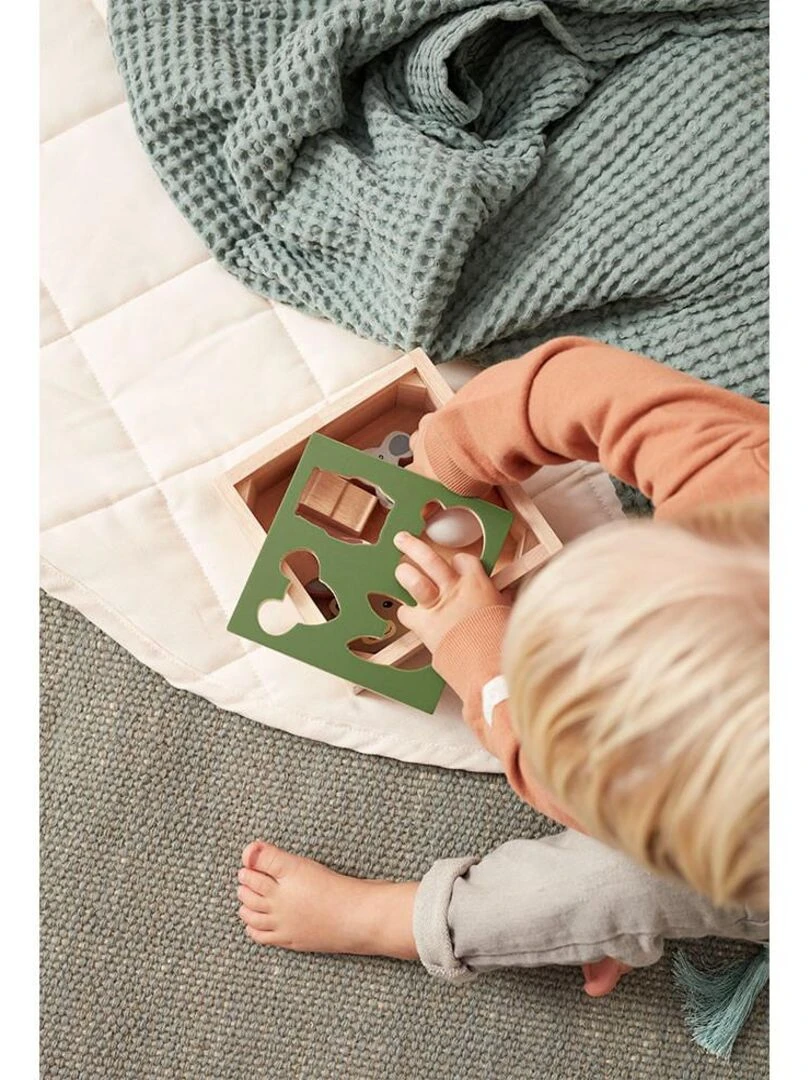 Boîte à formes en bois Edvin   Kids Concept   Beige