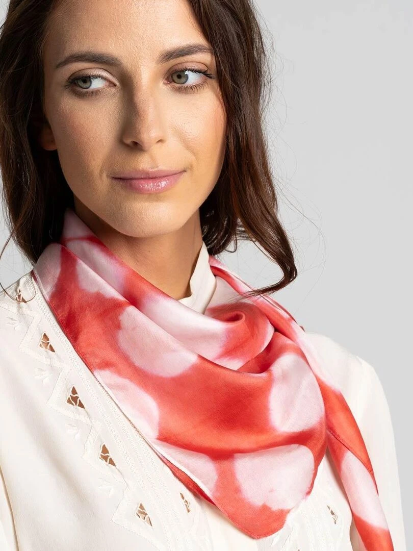 Carré de Soie Tie Dye Kinchi Artisanat VietNam Rouge
