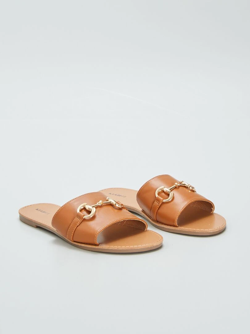 Mules plates avec boucle dorée Marron