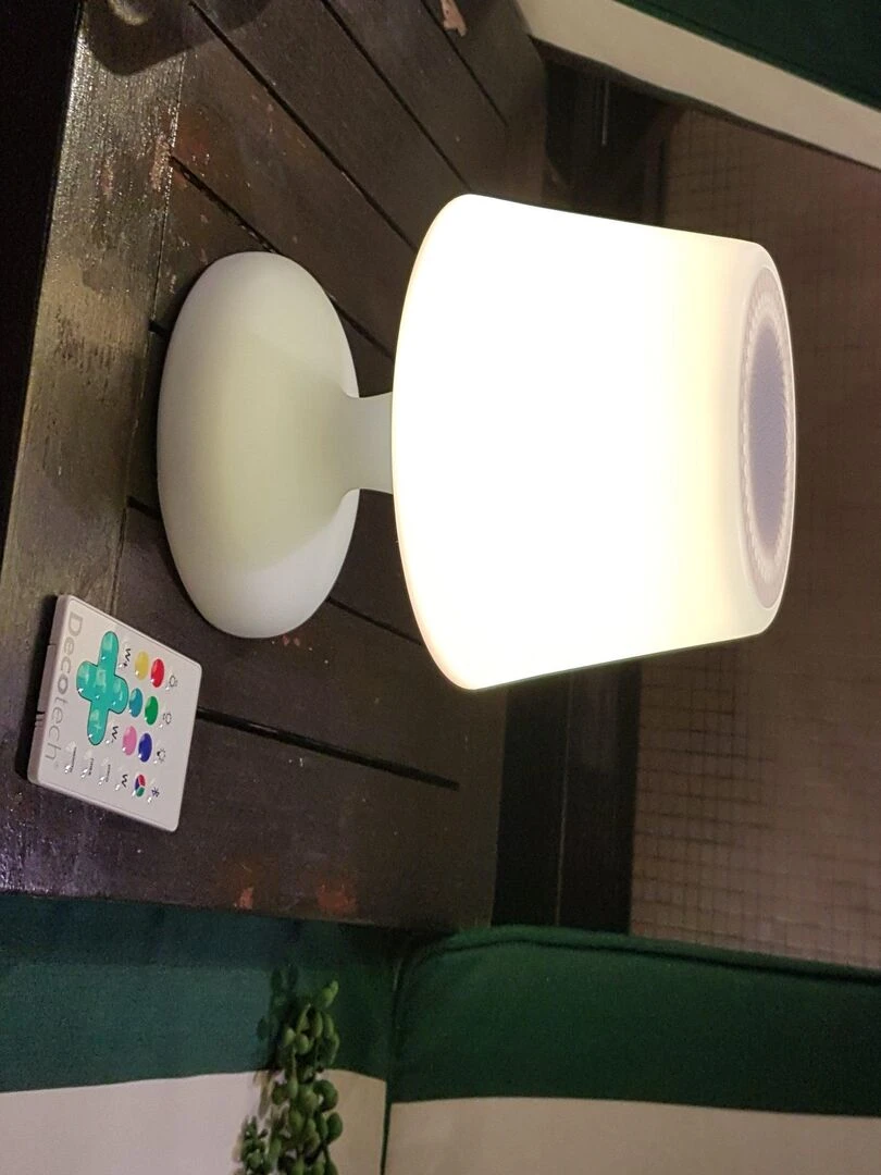 Enceinte Bluetooth® Waterproof En Forme De Lampe De Table Technologie Led Et Télécommande N/A