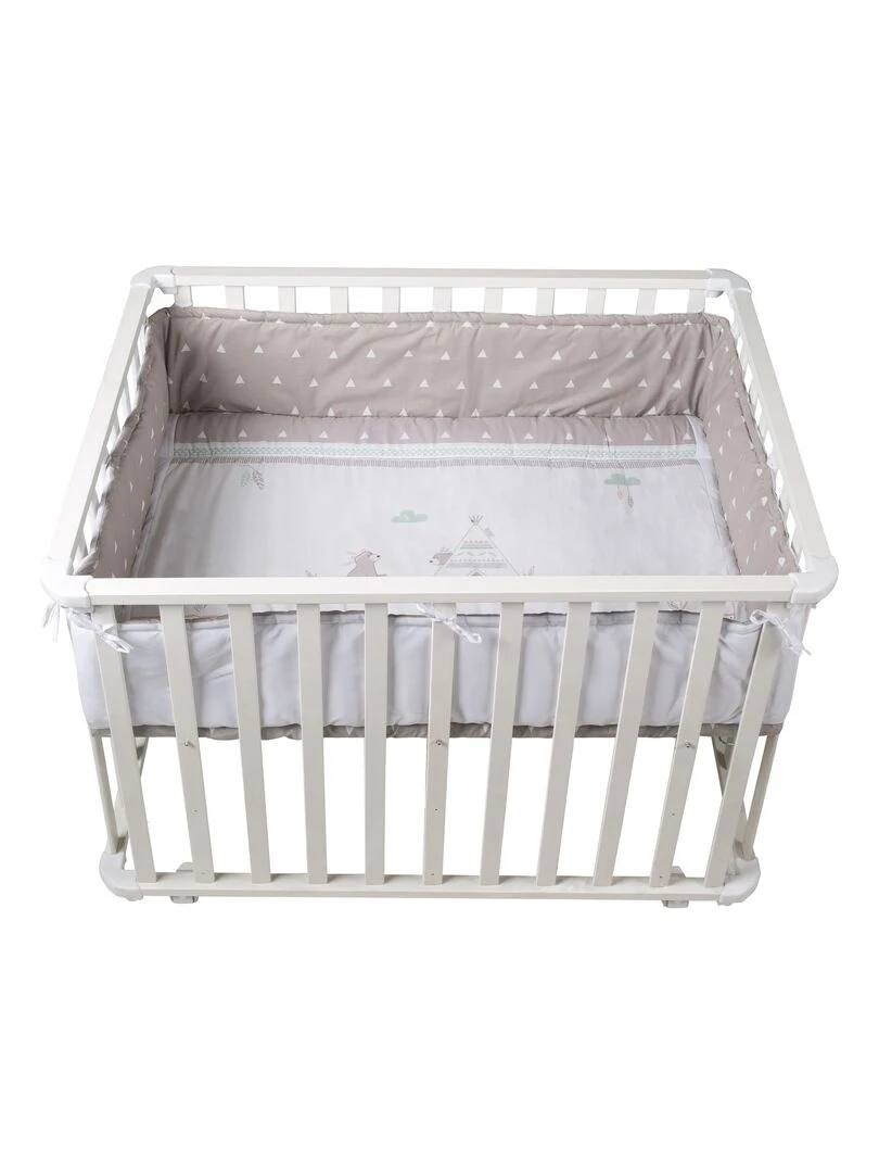 ROBA Parc Bébé en Bois 75x100 "Indibear" + Tapis de Parc Bébé et Roues à Freins Blanc Blanc