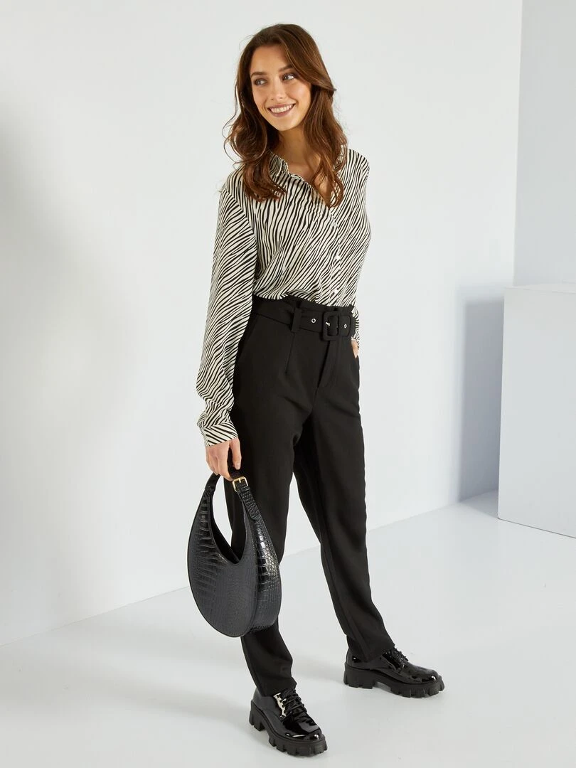 Pantalon carotte avec ceinture noir