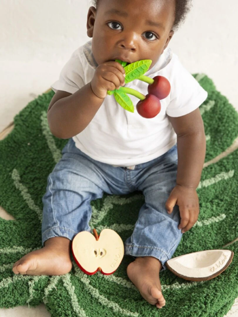 Mery la cerise en latex d'hévéa   N/A