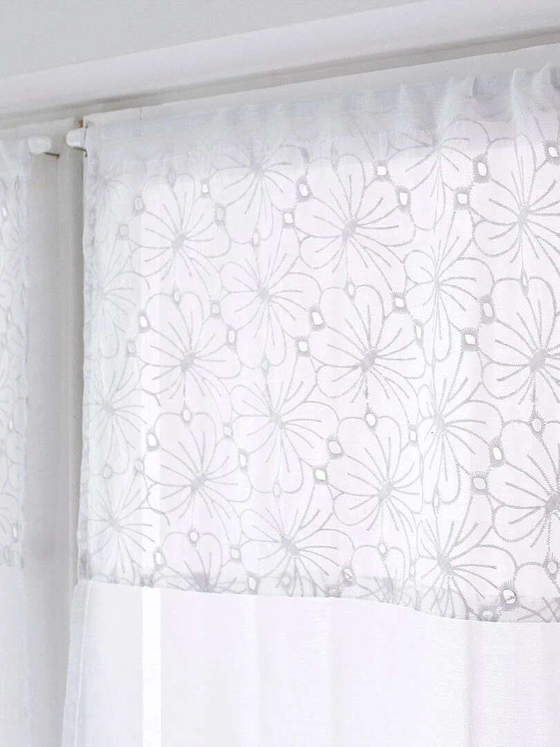 Paire de vitrages brodée et fleurie   Blanc