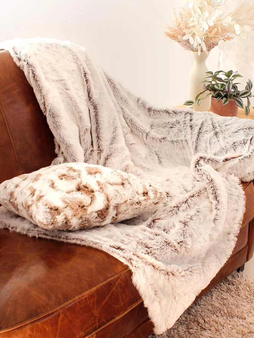 Plaid tendance en imitation fourrure Taupe