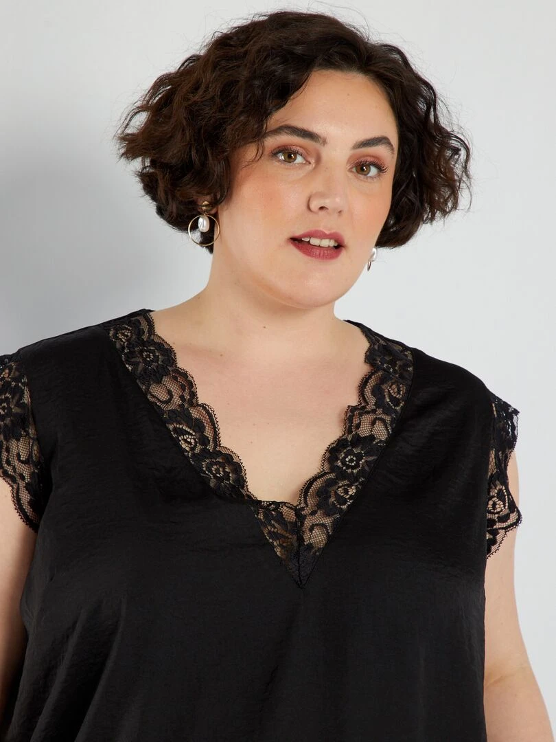 Blouse encolure V avec dentelle   noir