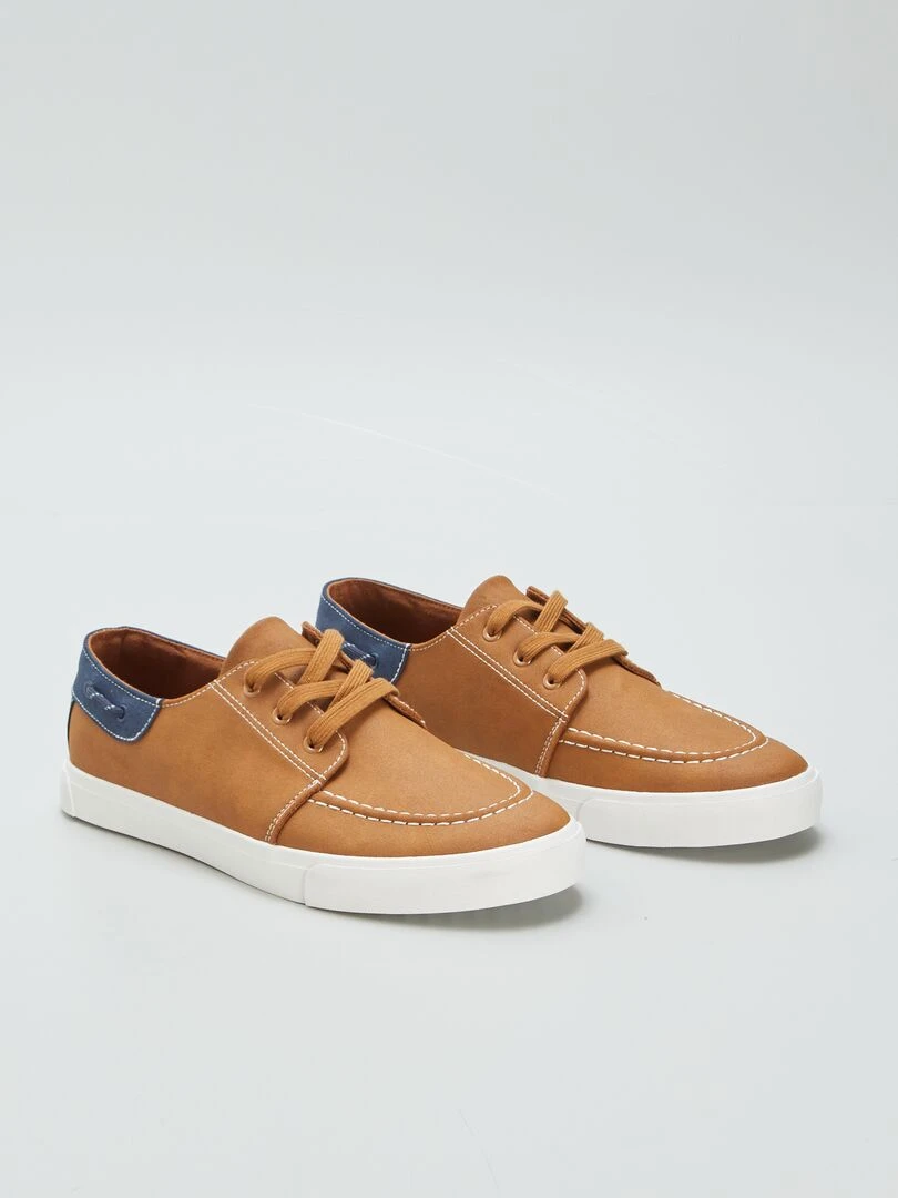 Chaussures bateau à lacets Marron