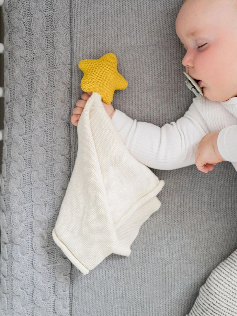Tissu câlin hochet en coton etoile Jaune