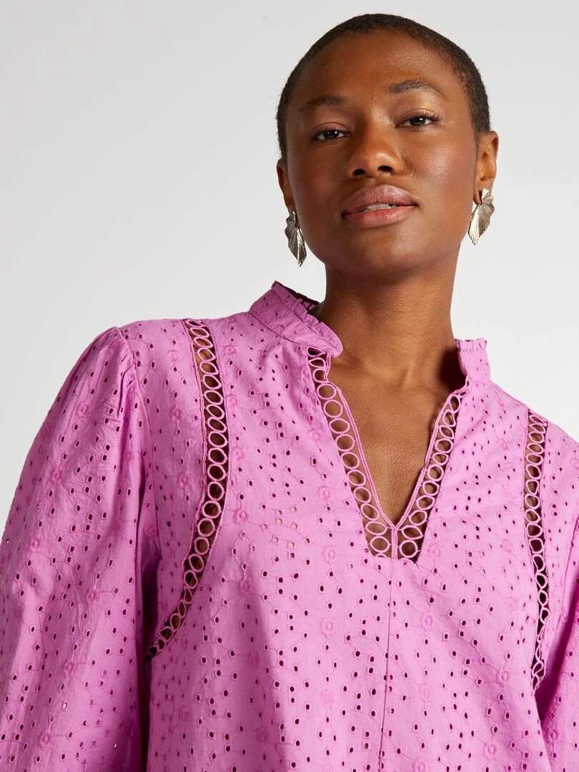 Blouse brodée et ajourée avec col V   Rose