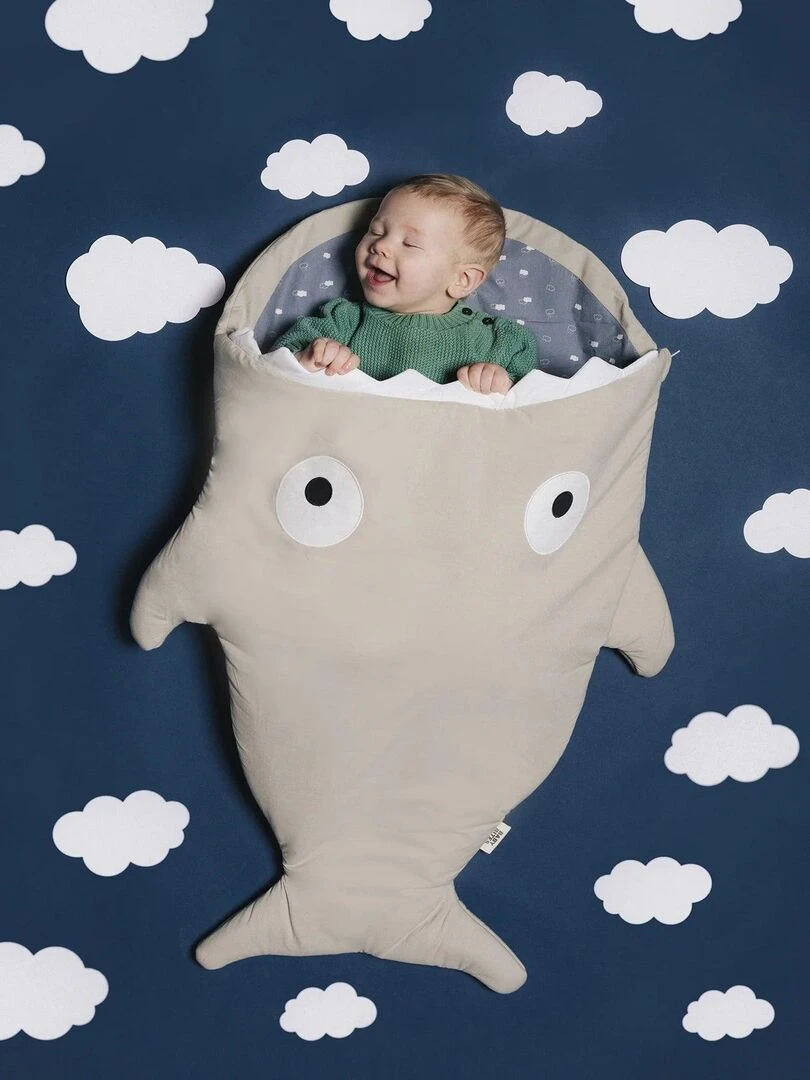 Gigoteuse Baby Shark Gris Pierre Nuages Bleus Gris Bleu