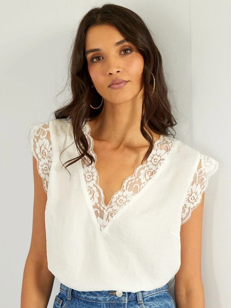 Blouse satinée avec dentelle blanc