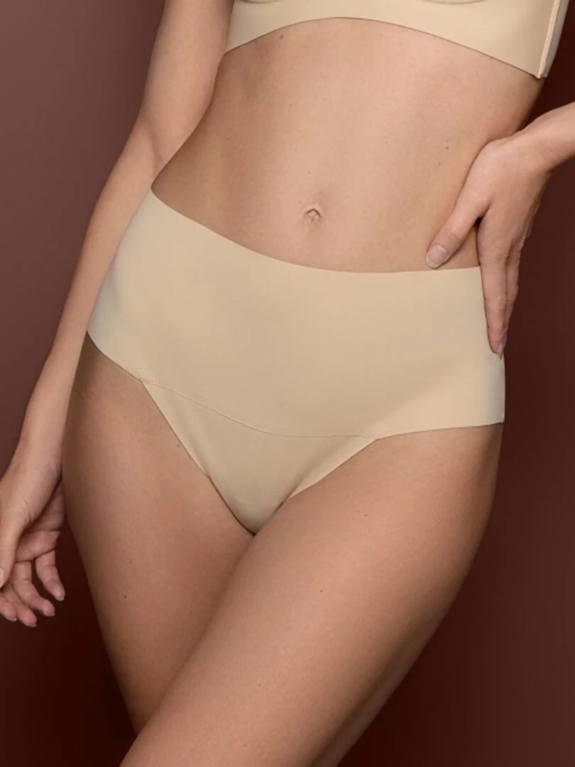 String taille haute gainant beige