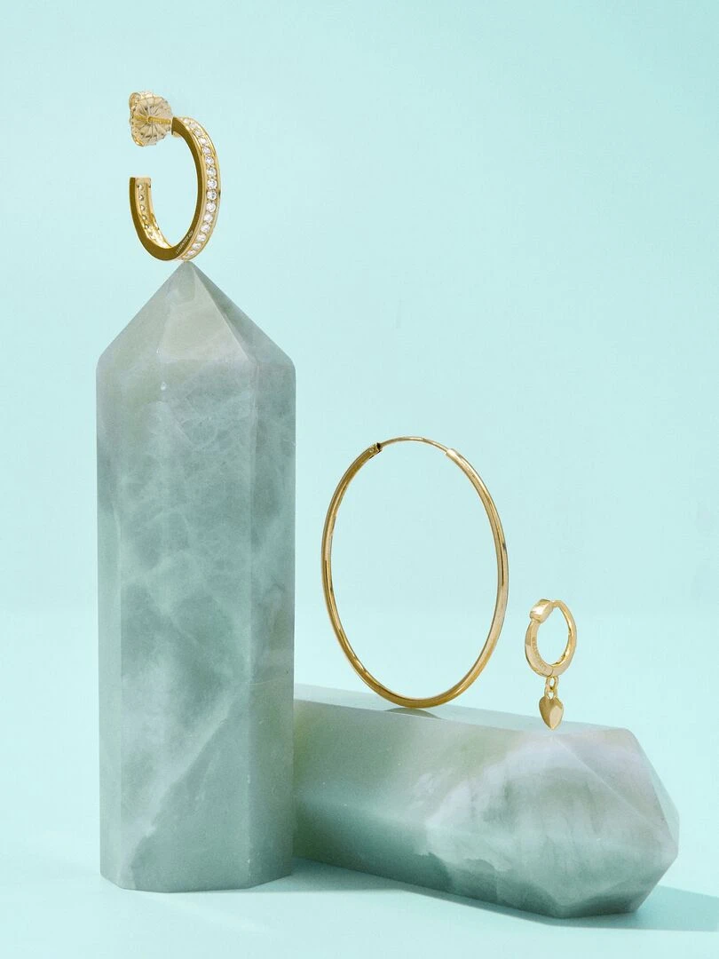 Boucles d'oreilles Lakor composées de zirconium brillant  finition en or jaune 18 carats   Multicolore