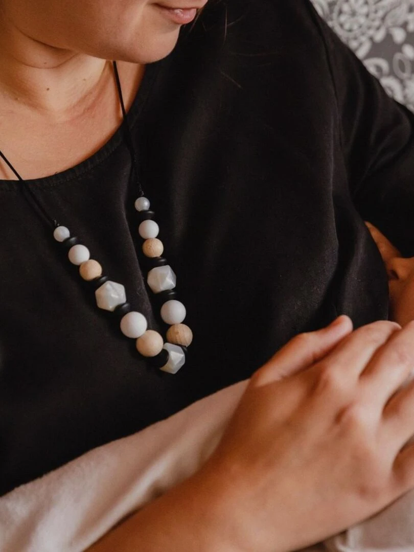 Collier d'allaitement ou de portage silicone et bois 'Wood sil' Blanc nacré