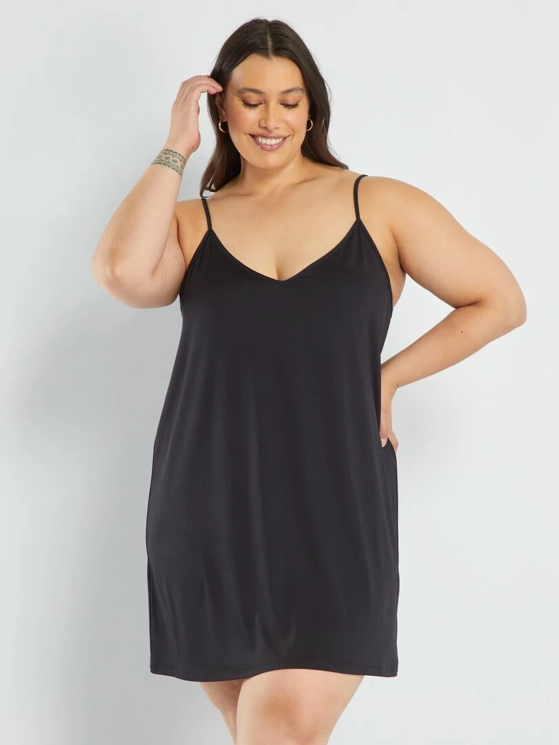 Fond de robe à glisser sous vos robes noir