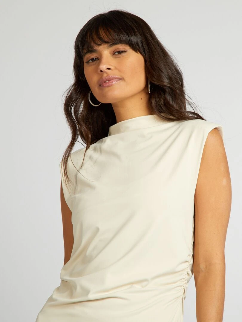 Robe courte drapée sur le devant   Beige