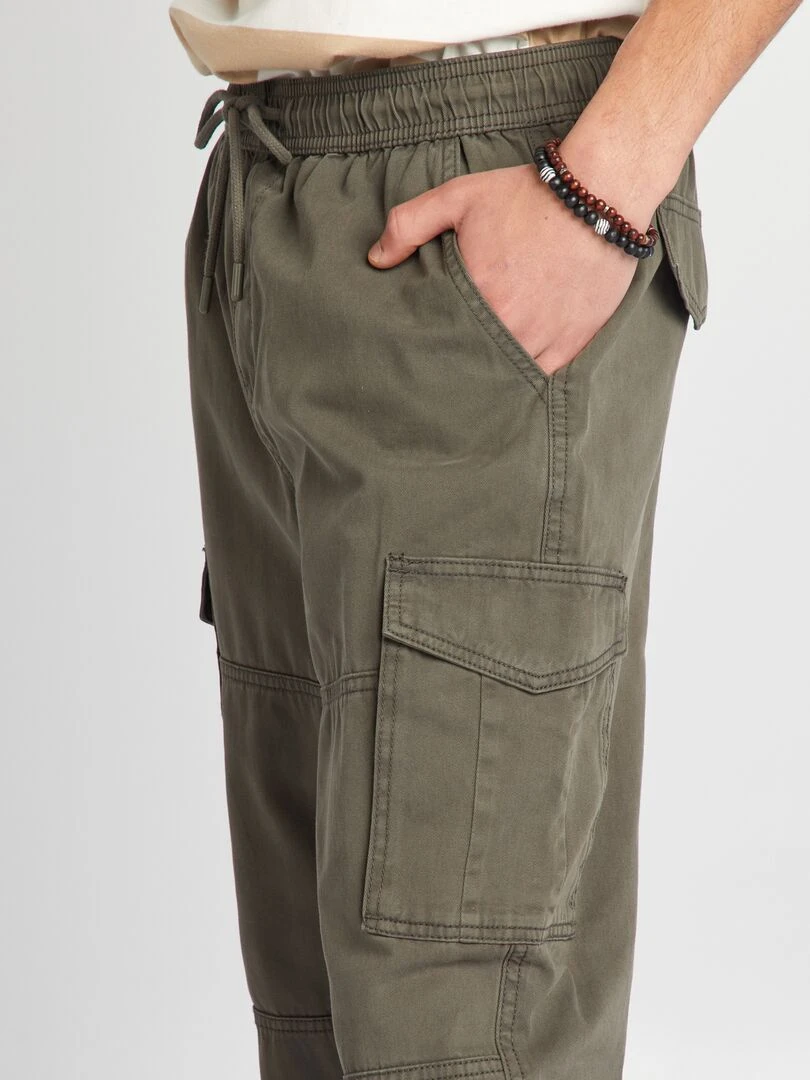 Pantalon avec poches sur les côtés   Kaki