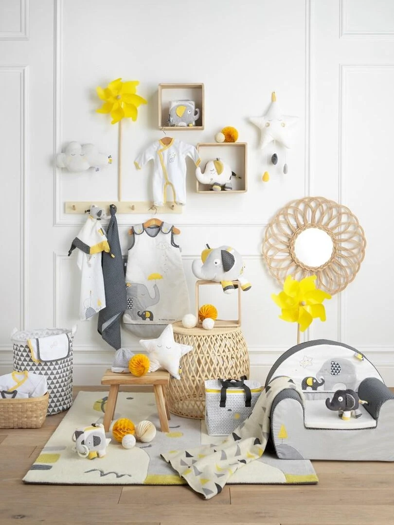 Doudou mouchoir Eléphant en velours gris   SAUTHON   Gris