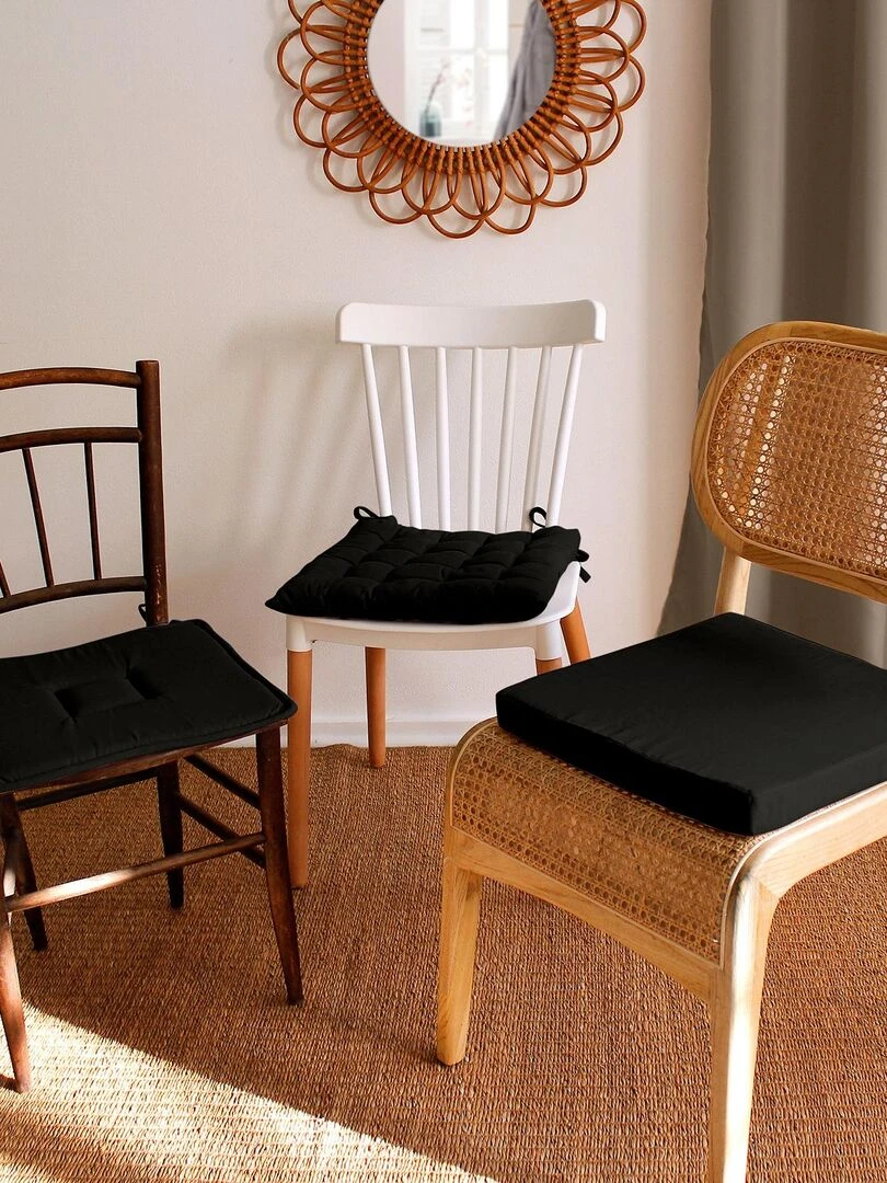 Galette de chaise piquée 16 points en coton et nouettes   Noir