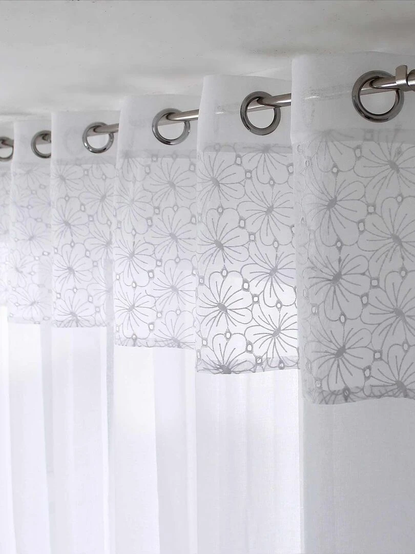 Voilage brodé aux motifs floraux   Blanc