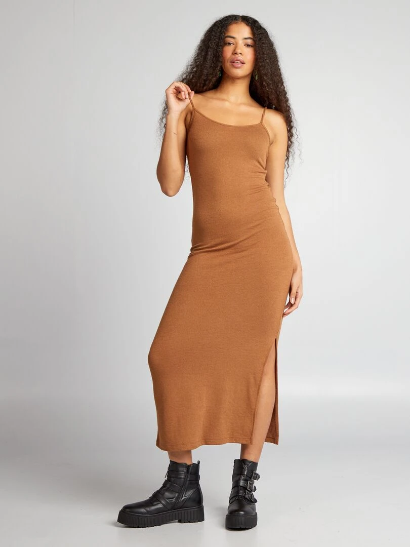 Robe longue à fines bretelles croisées   Marron