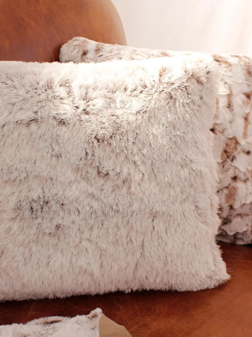 Coussin en imitation fourrure Taupe