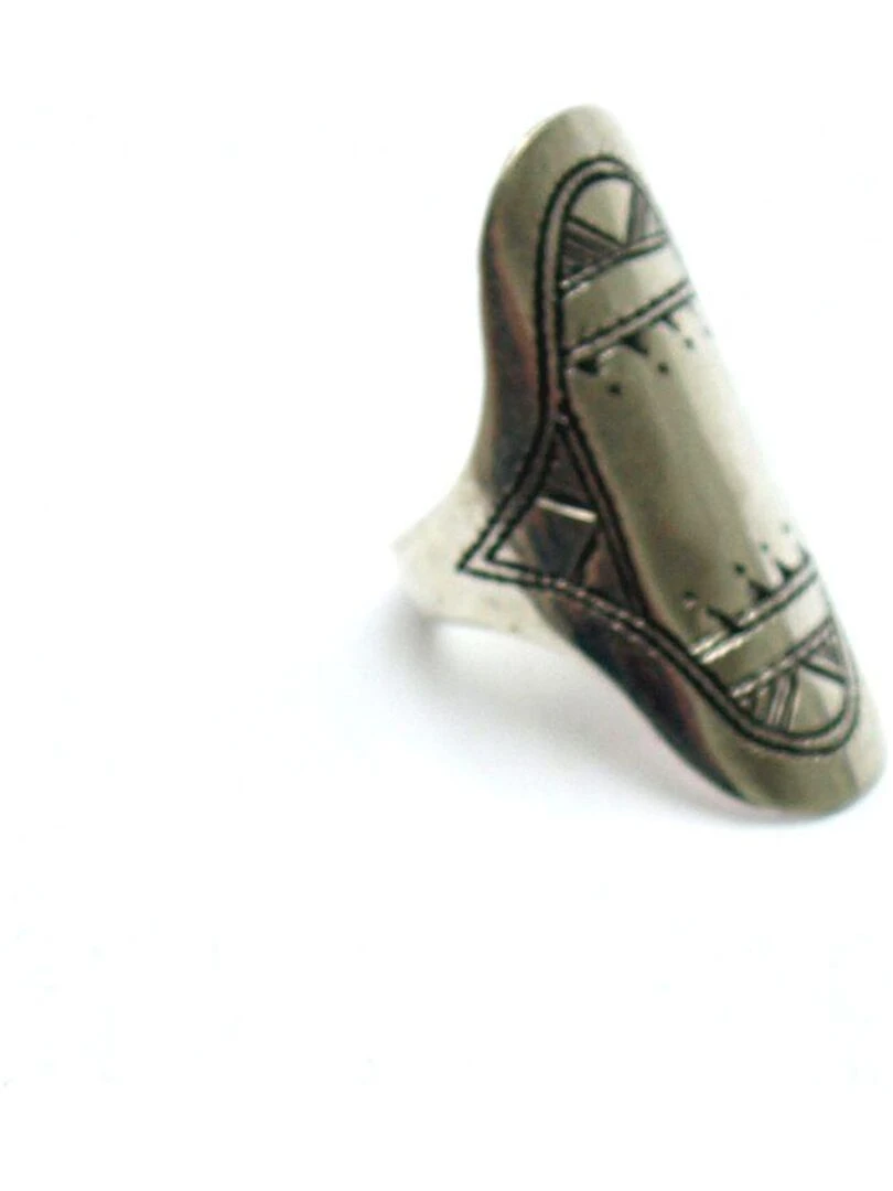Longue Bague Touareg allongée gravée motifs géométriques Argent