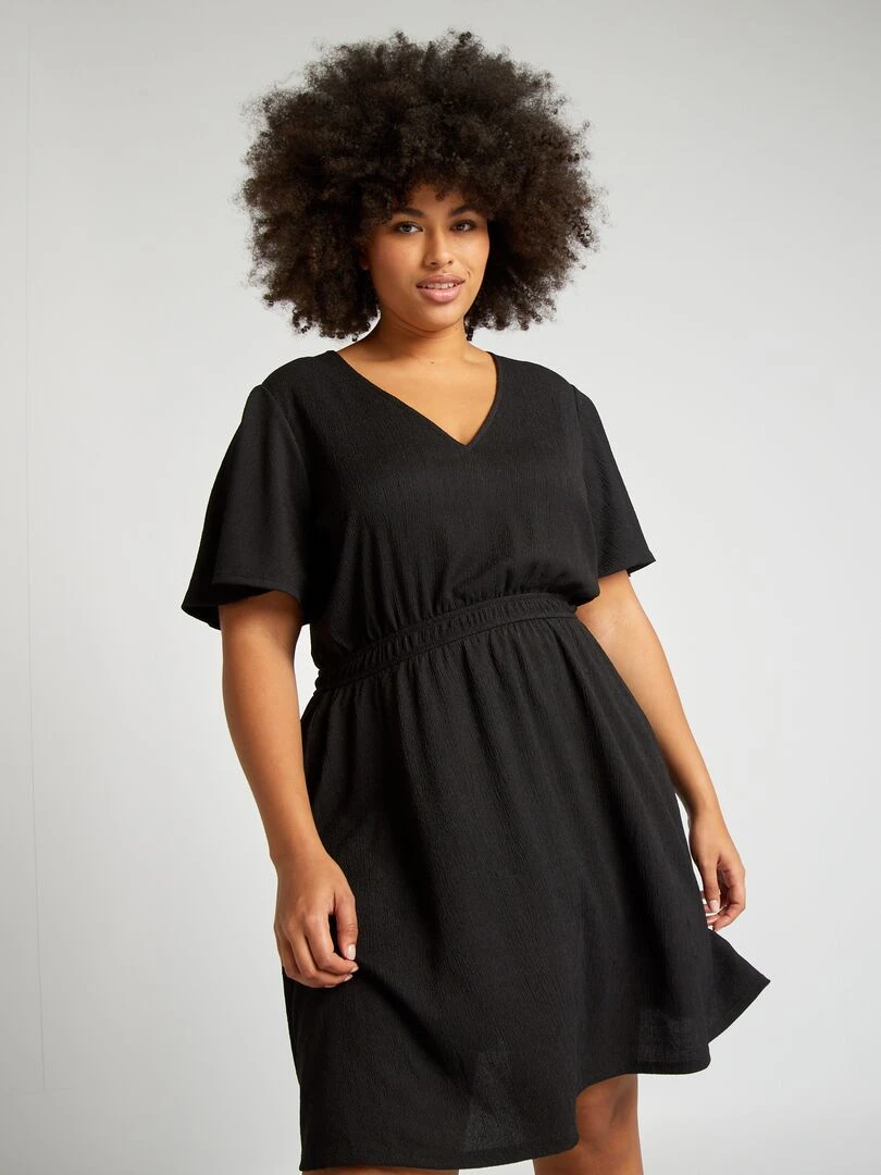 Robe courte en matière crêpée noir