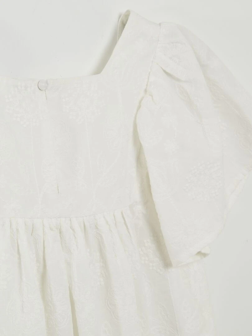 Robe avec broderies indiennes   blanc