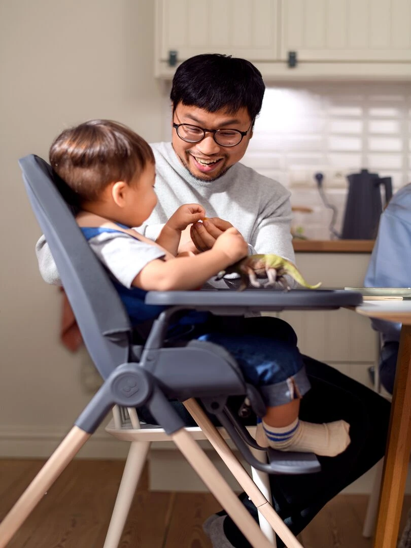 MAXI COSI Ava Chaise haute bébé  ultra compacte  légère  de la naissance à 3 ans  Beyond Grey Eco   Gris clair