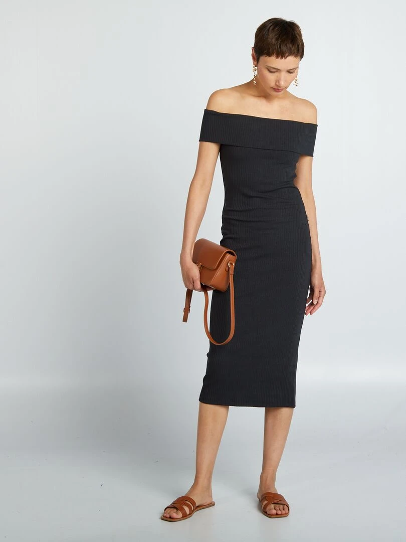 Robe moulante en maille côtelée et col bardot noir