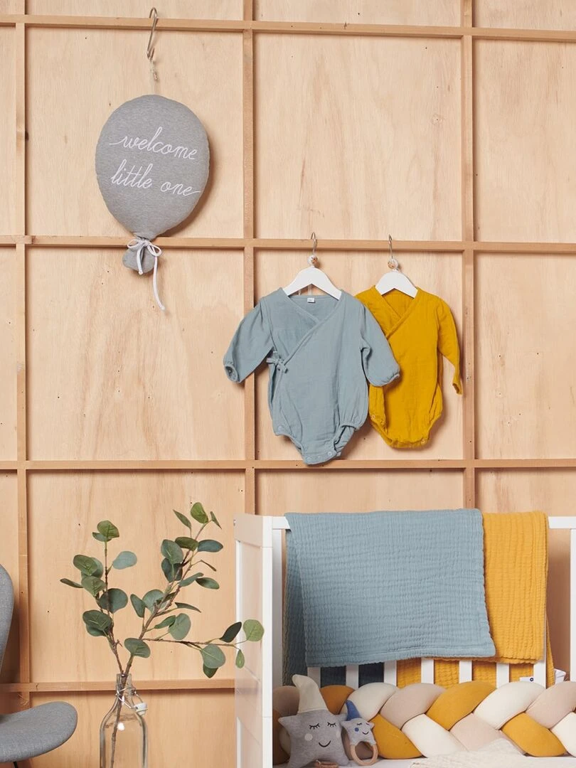 Coussin bébé en coton tricoté ballon "Welcome Little One"   Gris