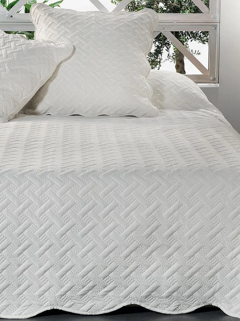 Jeté de lit aux formes géométriques surpiquées Ecru