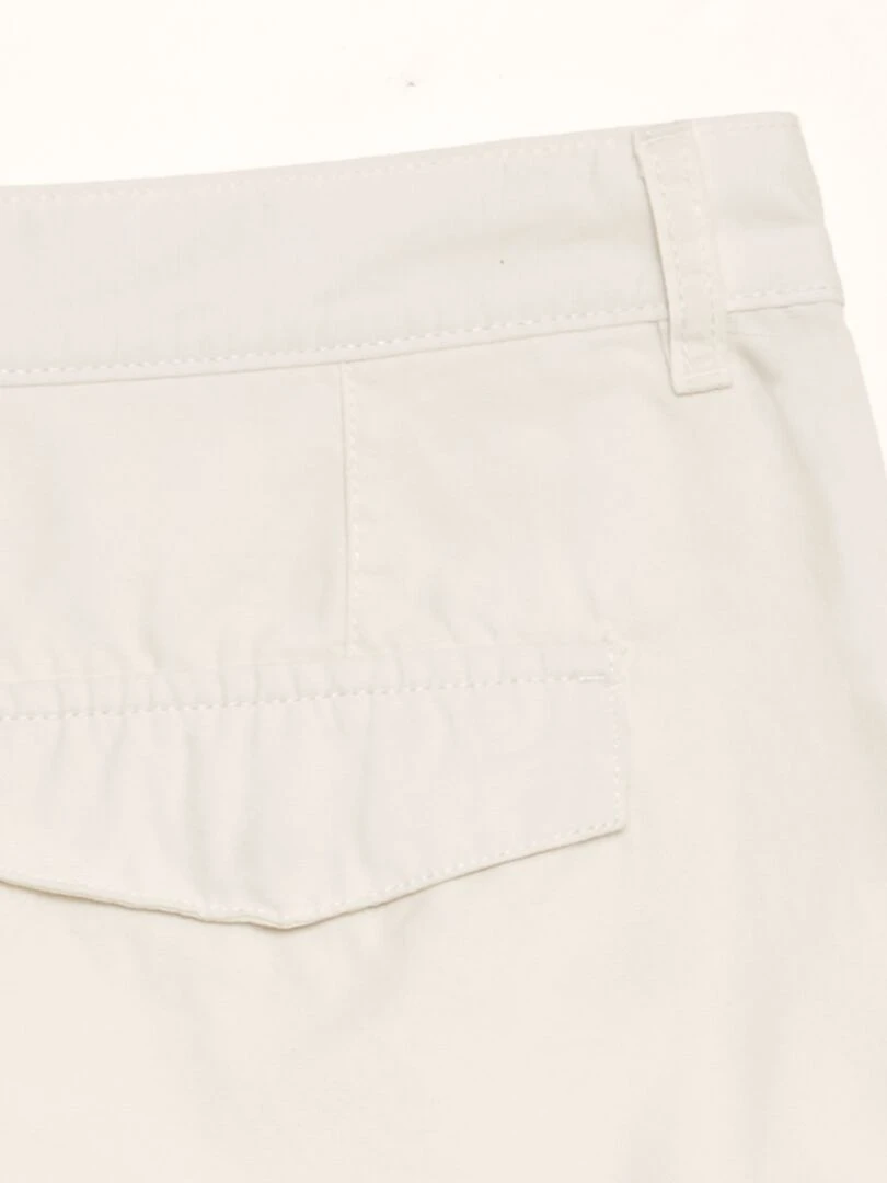 Bermuda avec poches sur les côtés   blanc
