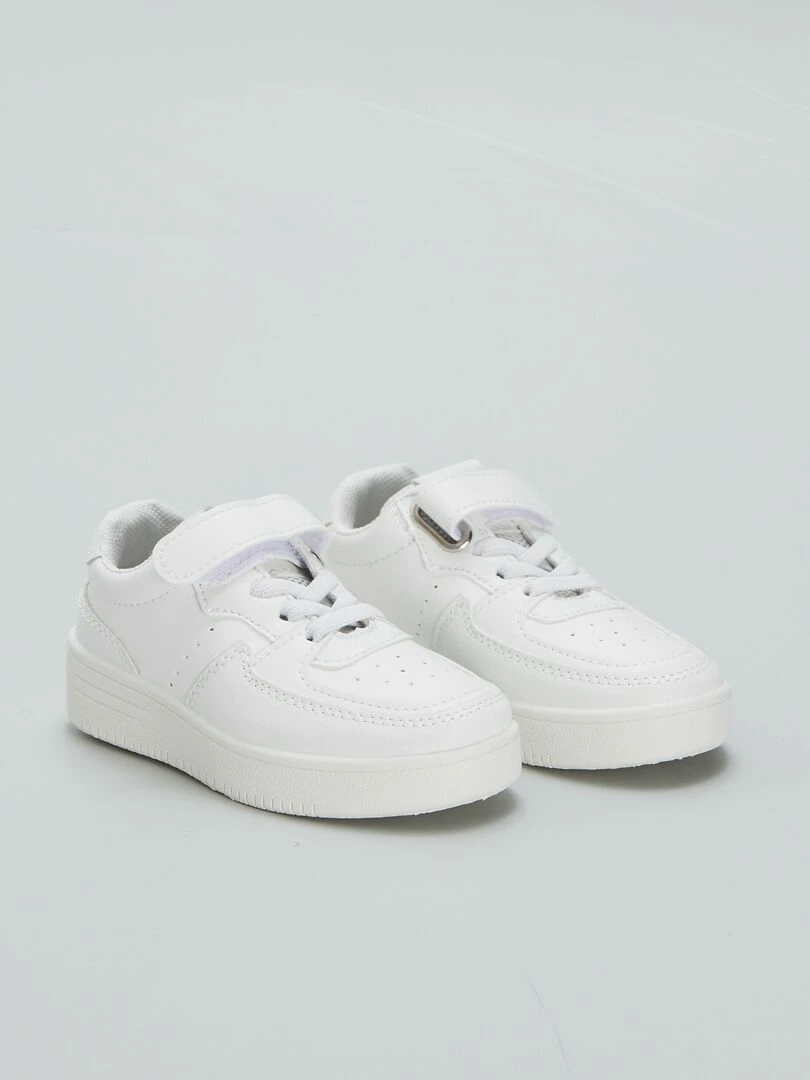Baskets basses avec scratch et lacets Blanc