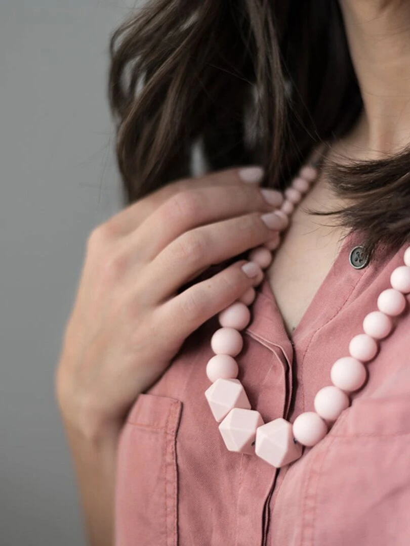 Collier d'allaitement Constance Hexagonal Rose pâle