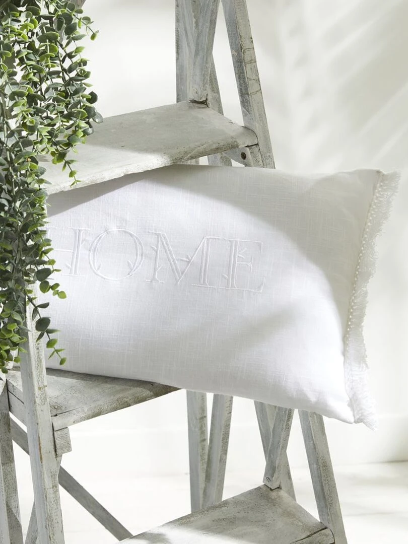 Coussin brodé blanc