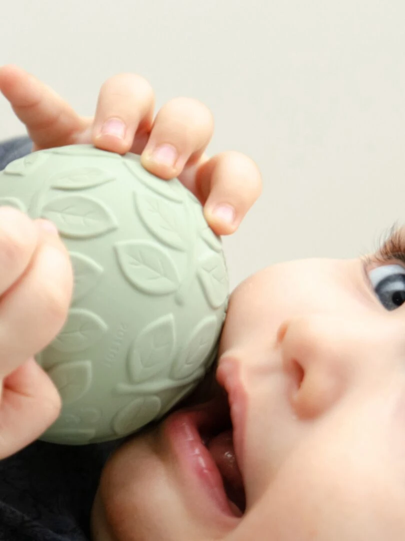 Lot de 2 balles sensorielles en hévéa vertes   N/A