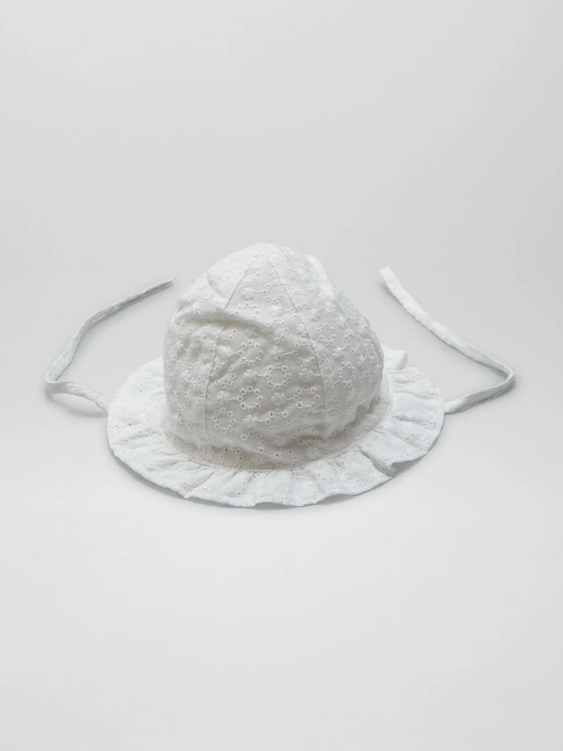 Bob en broderies anglaises blanc