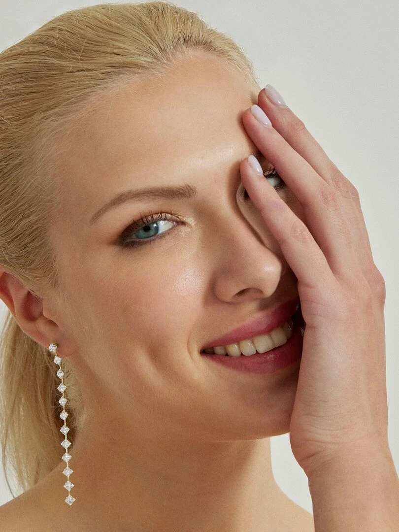 Boucles d'oreilles Mekmi en zirconia brillant  finition en or jaune 18 carats   Multicolore