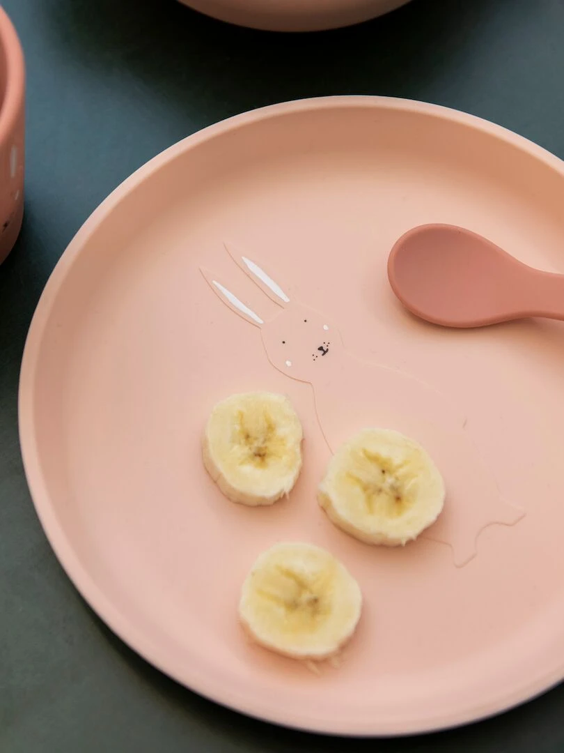 Assiette en silicone Mrs Rabbit Rose