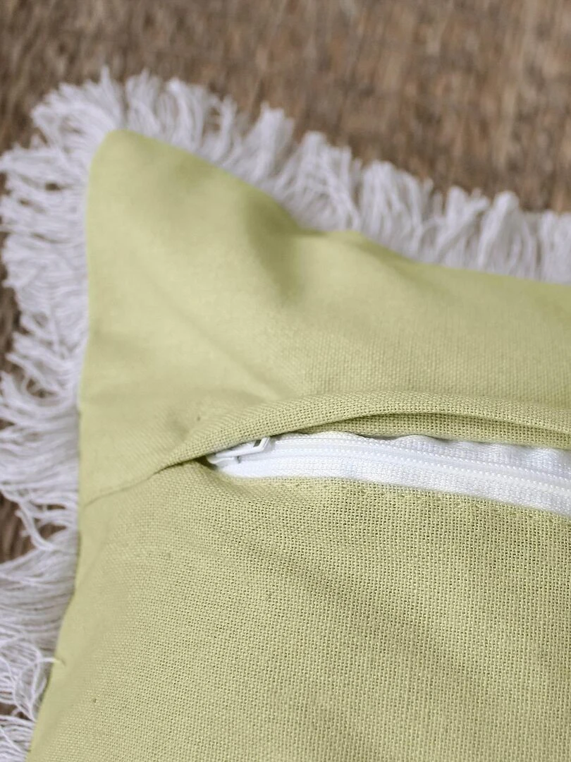 Coussin uni et déhoussable à franges   Vert tilleul