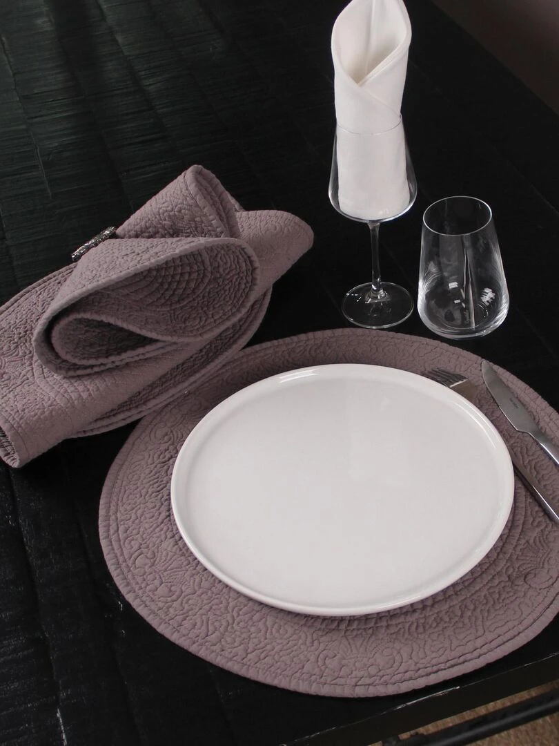 Set de table rond et matelassé Taupe
