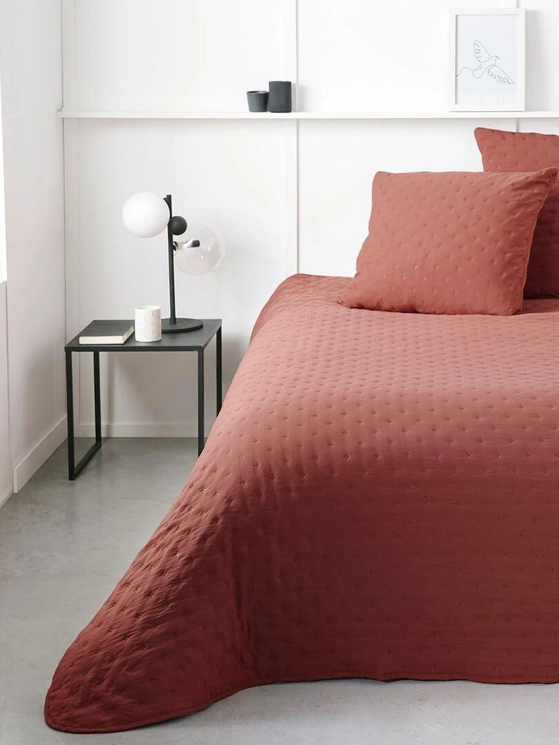 Couvre lit boutis  'ESSENTIAL' 'TODAY'   Rouge brique
