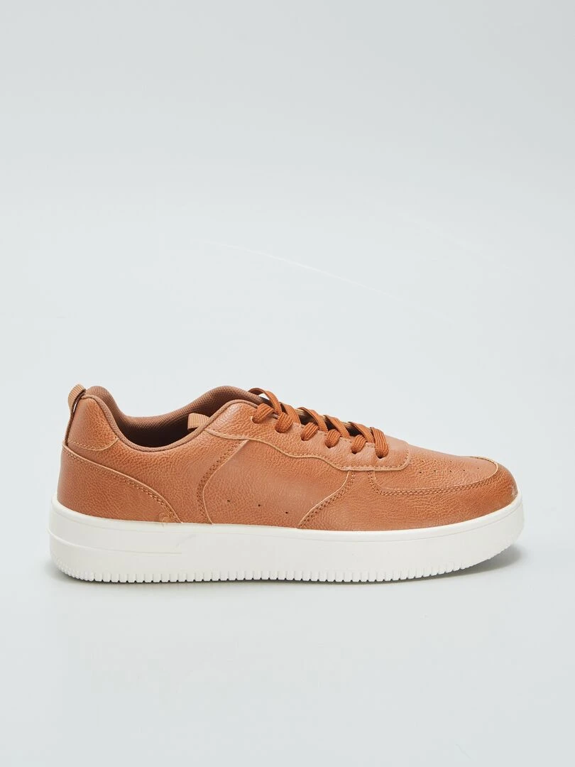 Baskets de ville basses en simili Camel